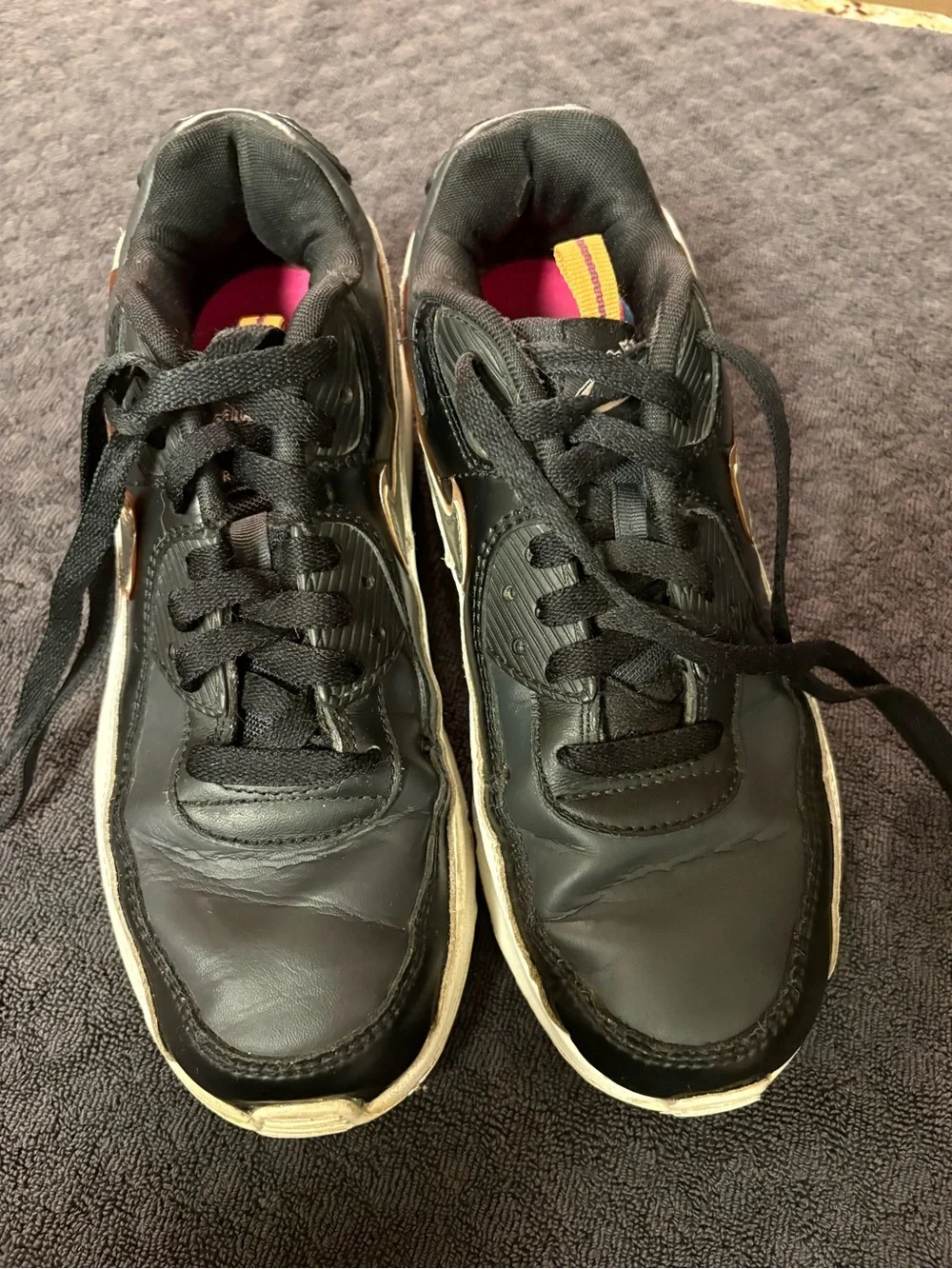 Size 7Y Nike Air Black Leather‎ Athletic Sneakers
